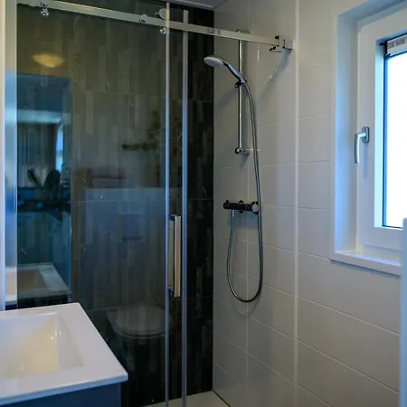 Appartement Fuer Handwerker Mit Eigener Terrasse