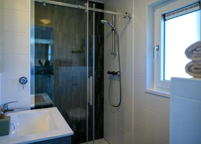 Appartement Fuer Handwerker Mit Eigener Terrasse